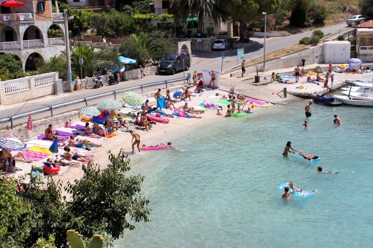Family Friendly Apartments With A Swimming Pool Businci, Ciovo - 11232 Трогир Экстерьер фото