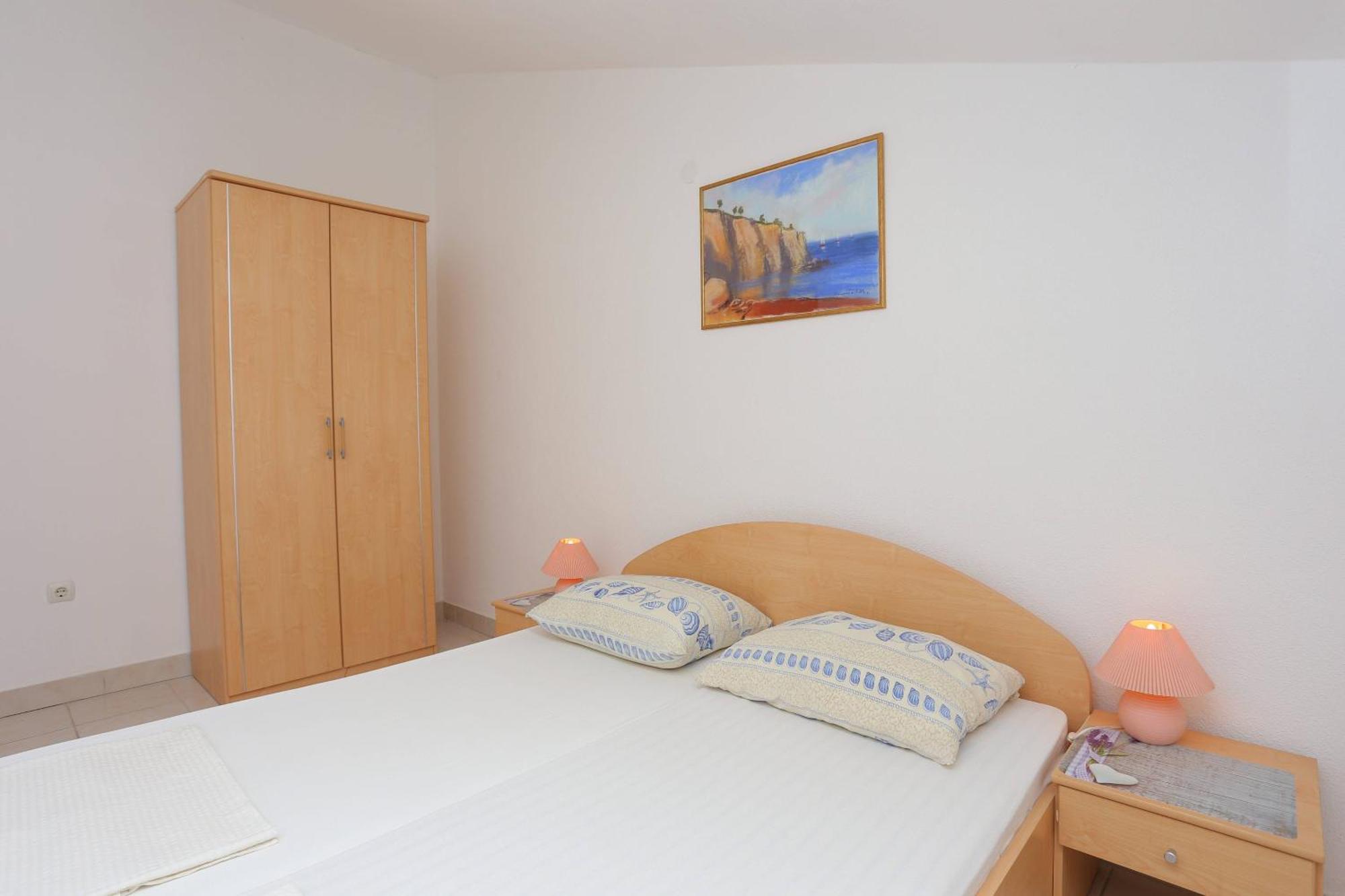 Family Friendly Apartments With A Swimming Pool Businci, Ciovo - 11232 Трогир Номер фото