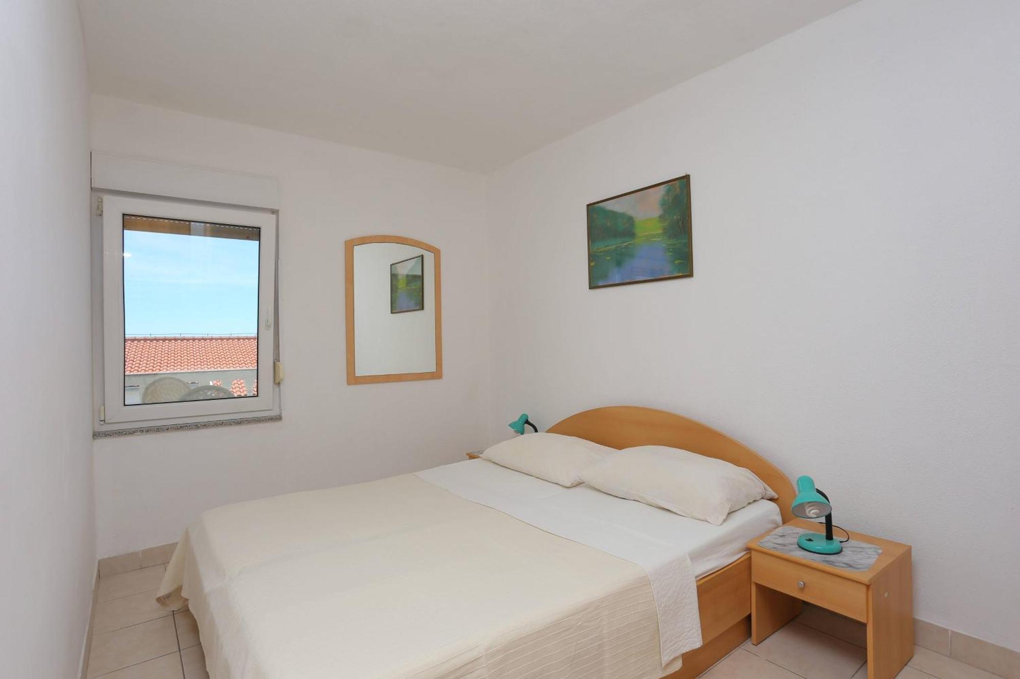 Family Friendly Apartments With A Swimming Pool Businci, Ciovo - 11232 Трогир Экстерьер фото
