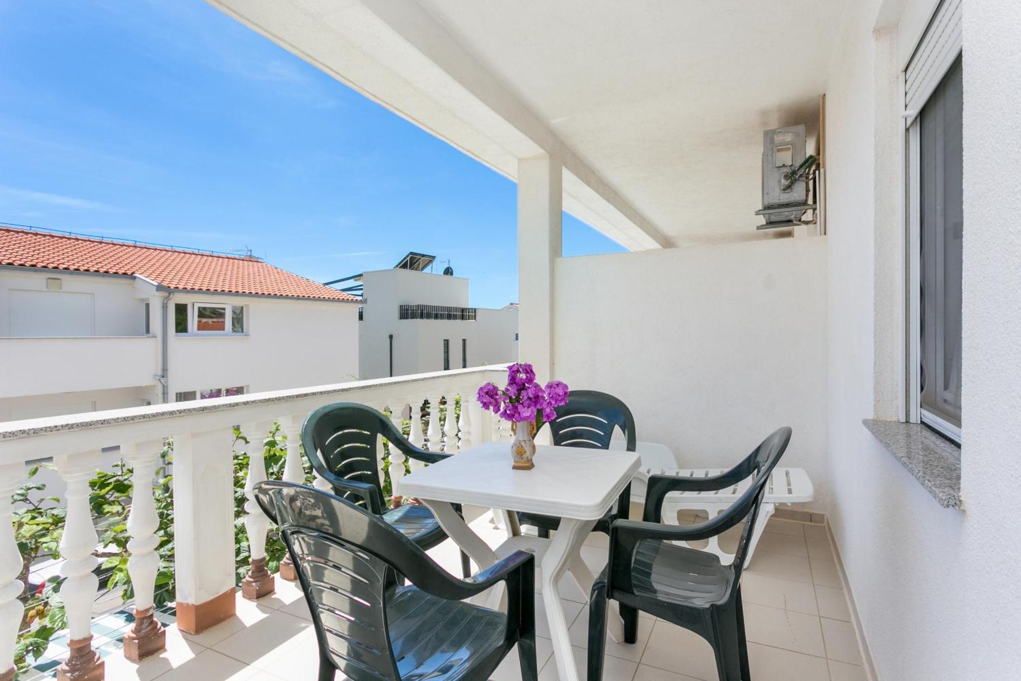 Family Friendly Apartments With A Swimming Pool Businci, Ciovo - 11232 Трогир Экстерьер фото